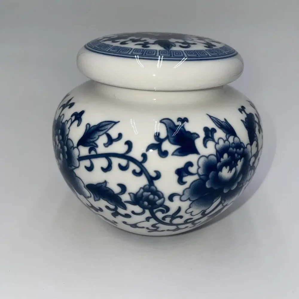 Chinese Traditional Blue White Porcelain Ceramic Small Ginger Jar Floral Display - Picture 4 of 9